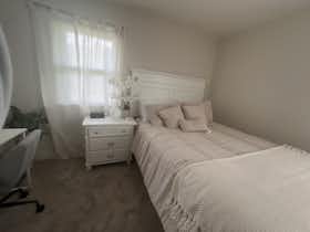 Privé kamer te huur voor $999 per maand in Alexandria, Gary Ave