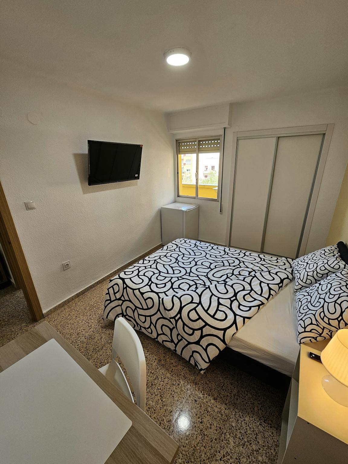 Plaça Enrique Granados, Valencia preview