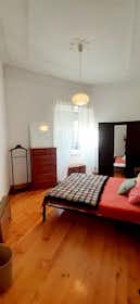 Apartamento para alugar por € 1.400 por mês em Lisbon, Rua Cândido de Figueiredo