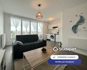 Apartment for rent for €790 per month in Athis-Mons, Avenue François Mitterrand