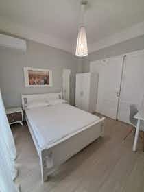 私人房间 正在以 €320 的月租出租，其位于 Thessaloníki, Gounari Dimitriou