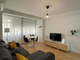 Apartment for rent for €10 per month in Málaga, Calle Armengual de la Mota