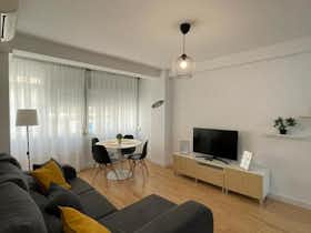 Apartment for rent for €10 per month in Málaga, Calle Armengual de la Mota