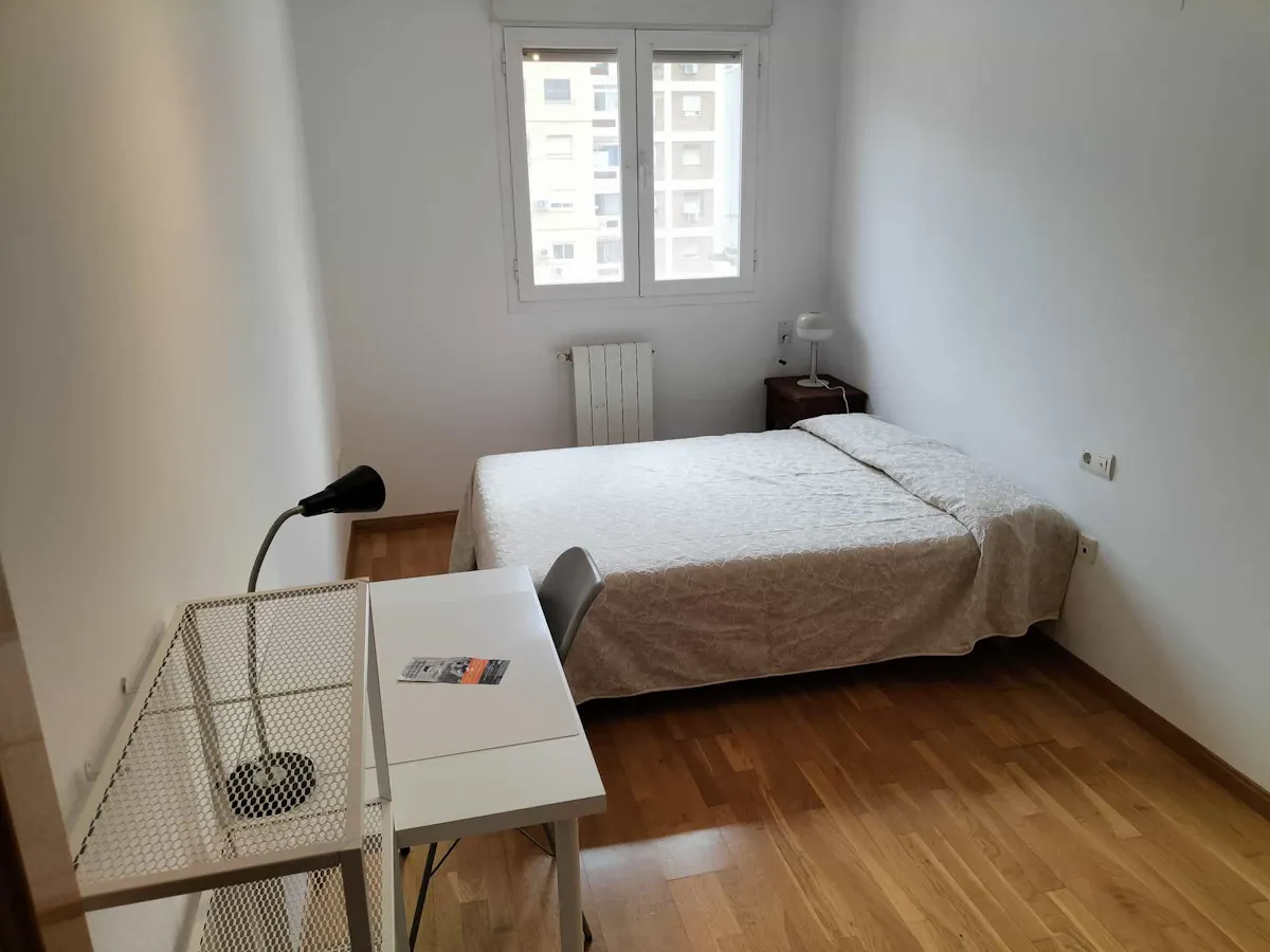Private room in Calle Antonio Suárez, Valencia (1515317) ROOM
