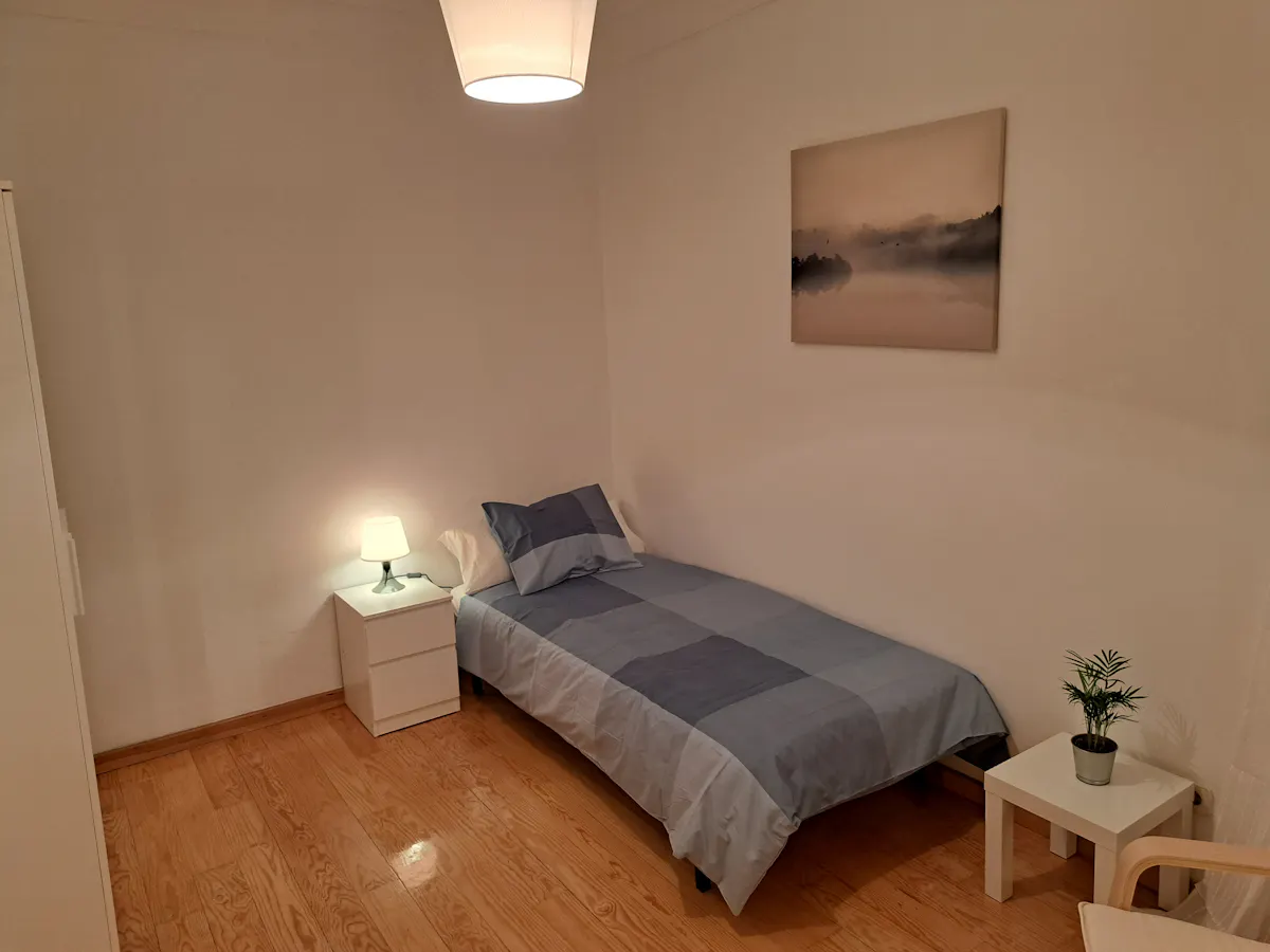 Private room in Calle del Doce de Octubre, Madrid (1515438) ROOM