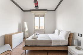 Appartement te huur voor € 1.500 per maand in Rome, Via Taranto