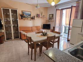 Apartament de închiriat pentru 2.227 EUR pe lună în Mascali, Viale Immacolata