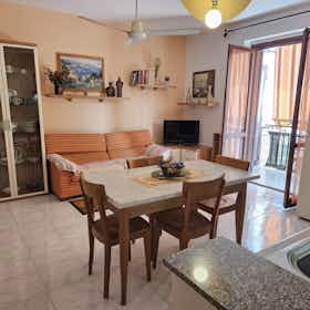 Appartement te huur voor € 2.227 per maand in Mascali, Viale Immacolata