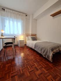 Cameră privată de închiriat pentru 465 EUR pe lună în Madrid, Calle de Somontín