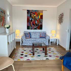公寓 正在以 €1,750 的月租出租，其位于 Cascais, Rua José Carlos da Maia