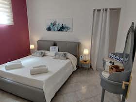 房源 正在以 €2,736 的月租出租，其位于 Marsala, Via Santa Caterina