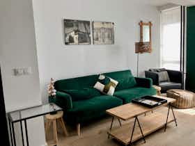 Appartement te huur voor € 2.500 per maand in Alcalá de Henares, Calle Luis Astrana Marín