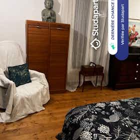 Отдельная комната сдается в аренду за 400 € в месяц в Saint-Jean-les-Deux-Jumeaux, Rue Pasteur