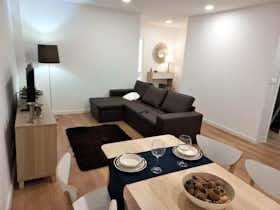 Apartment for rent for €2,000 per month in Matosinhos, Rua do Sul