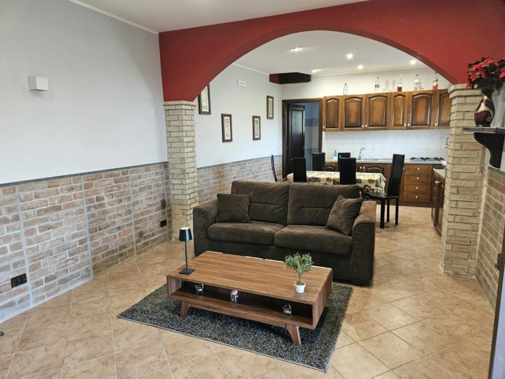 Casa in affitto a 2018 € al mese a Giarre, Via Giuseppe Zinghirino