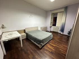 Privé kamer te huur voor € 375 per maand in Frosinone, Viale Guglielmo Marconi