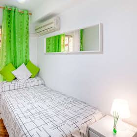 Отдельная комната сдается в аренду за 595 € в месяц в Elche, Avenida de la Universidad de Elche