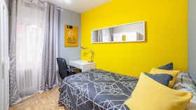 Private room for rent for €595 per month in Elche, Avenida de la Universidad de Elche