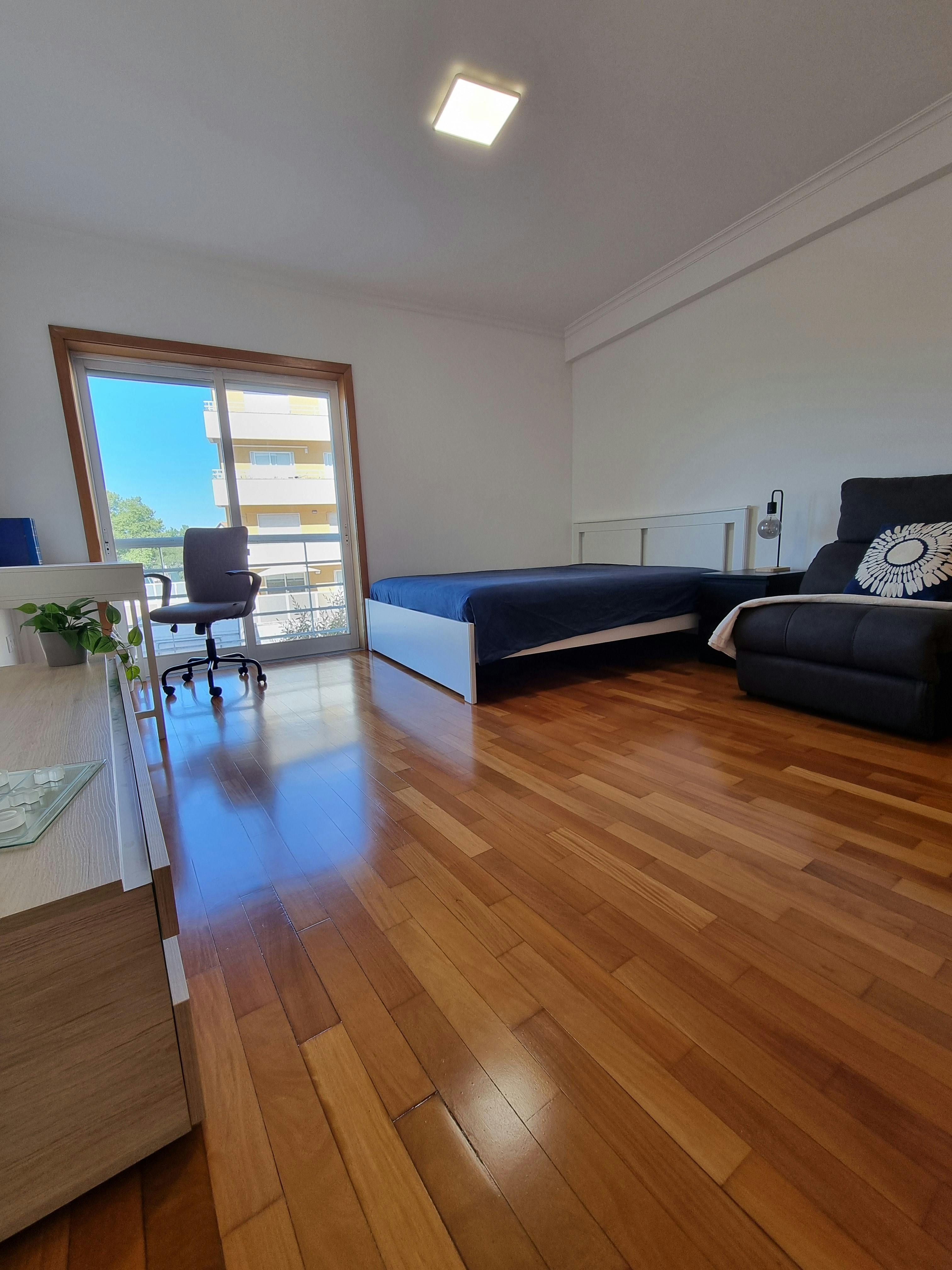 WG-Zimmer zu mieten für 550 € pro Monat in Valongo, Rua Padre Américo