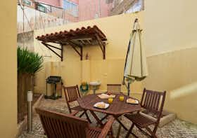 Apartment for rent for €1,600 per month in Lisbon, Rua Dom Domingos Jardo