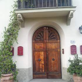 Квартира за оренду для 1 000 EUR на місяць у Florence, Via Benedetto Fortini