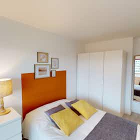 Private room for rent for €916 per month in Nanterre, Rue Salvador Allende