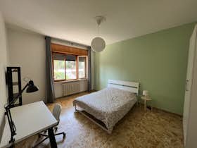Private room for rent for €370 per month in Forlì, Viale Livio Salinatore