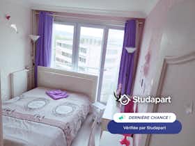 Mieszkanie do wynajęcia za 565 € miesięcznie w mieście Poissy, Rue du Grand Marché