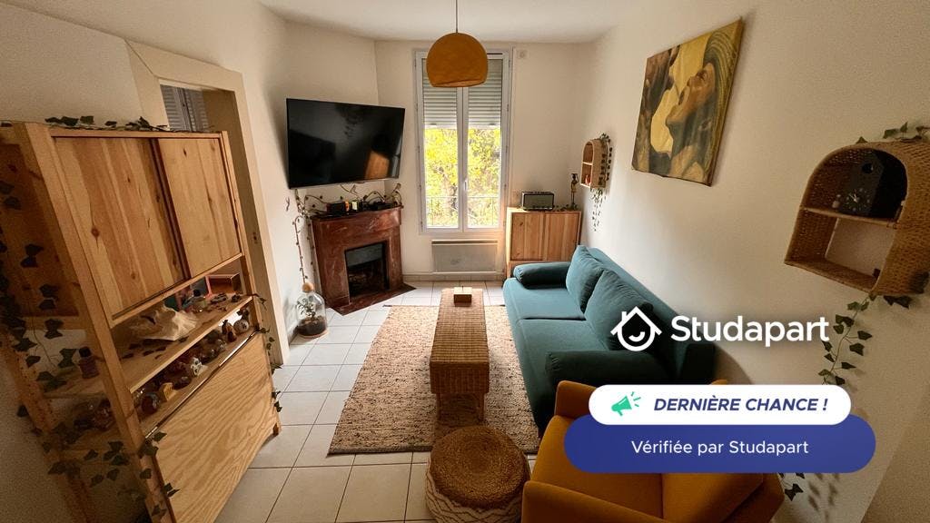 Apartment for rent for €1,390 per month in L'Haÿ-les-Roses, Rue Denis Papin