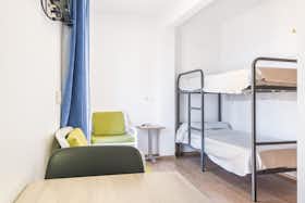 Appartement te huur voor € 10 per maand in Benidorm, Calle Santa Faç