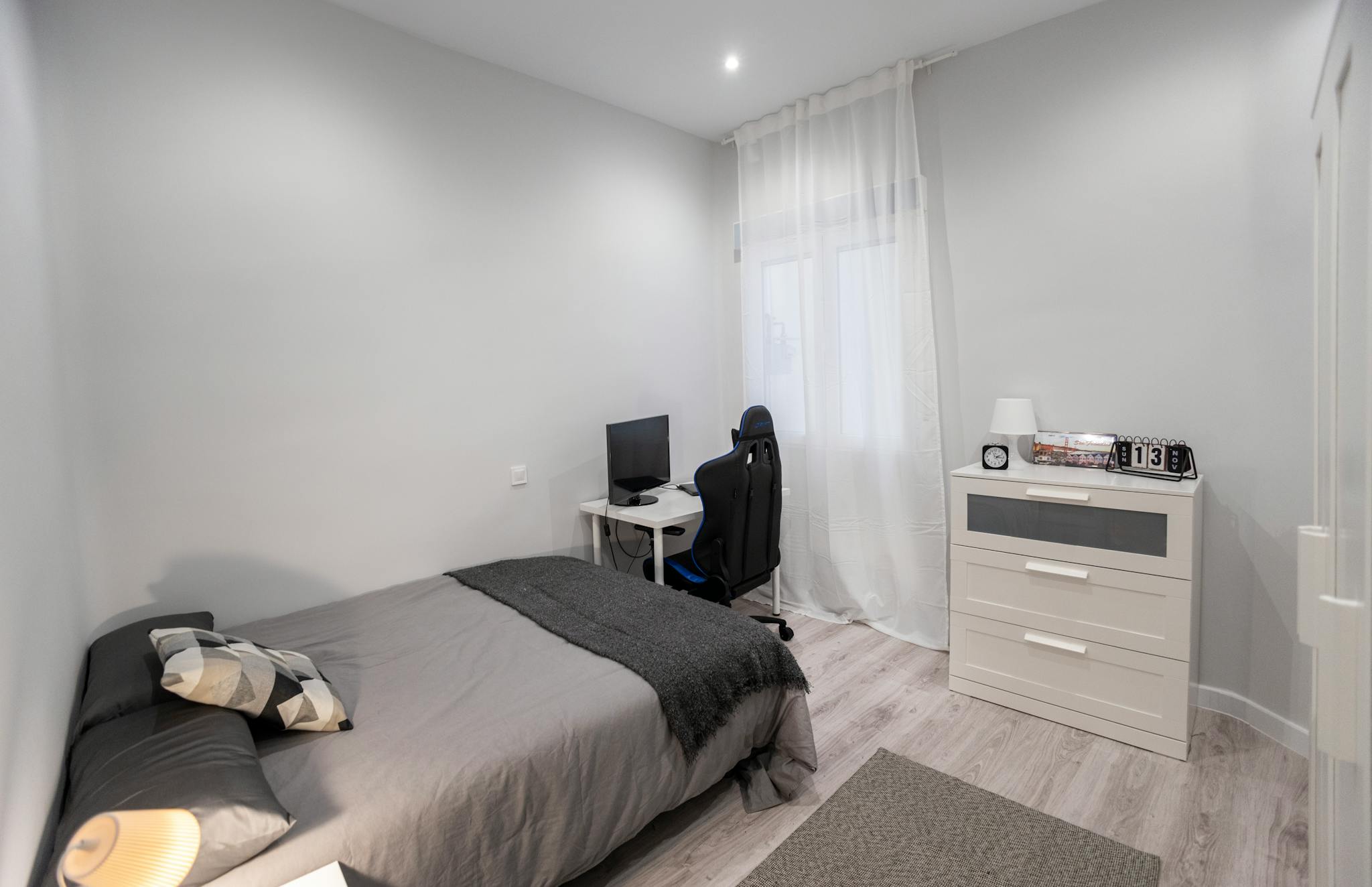 Calle de Guzmán el Bueno, Madrid preview