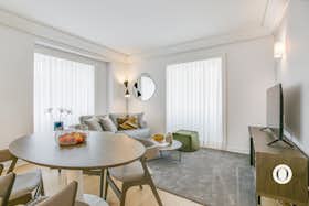 Apartamento para alugar por € 2.350 por mês em Lisbon, Avenida António Augusto de Aguiar