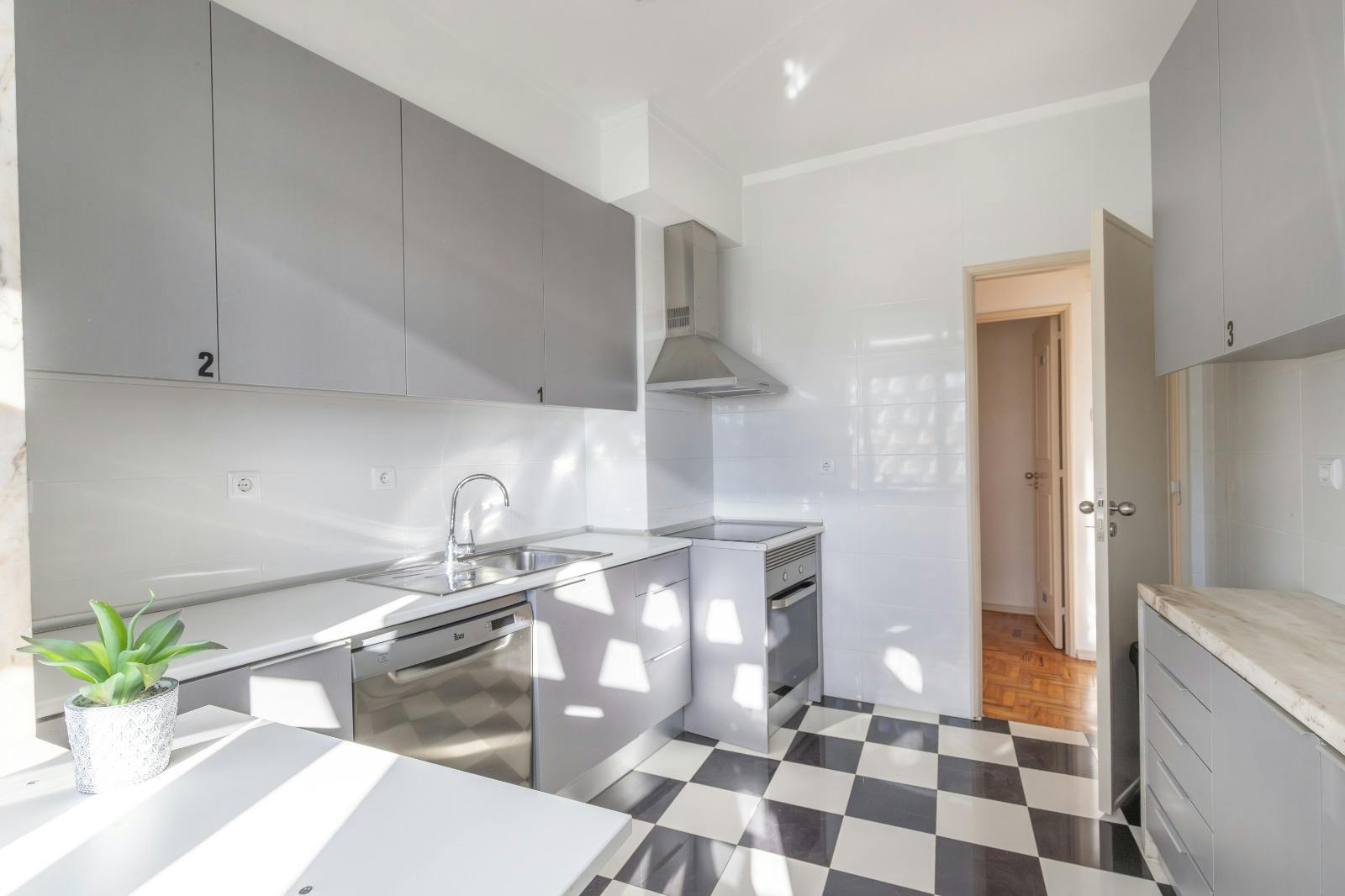 Apartment Lisbon, 110m² — photo 10