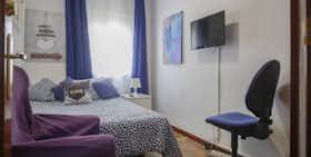 私人房间 正在以 €595 的月租出租，其位于 Alcalá de Henares, Calle Pedro del Campo