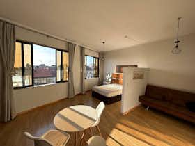 单间公寓 正在以 €875 的月租出租，其位于 Porto, Rua de Faria Guimarães