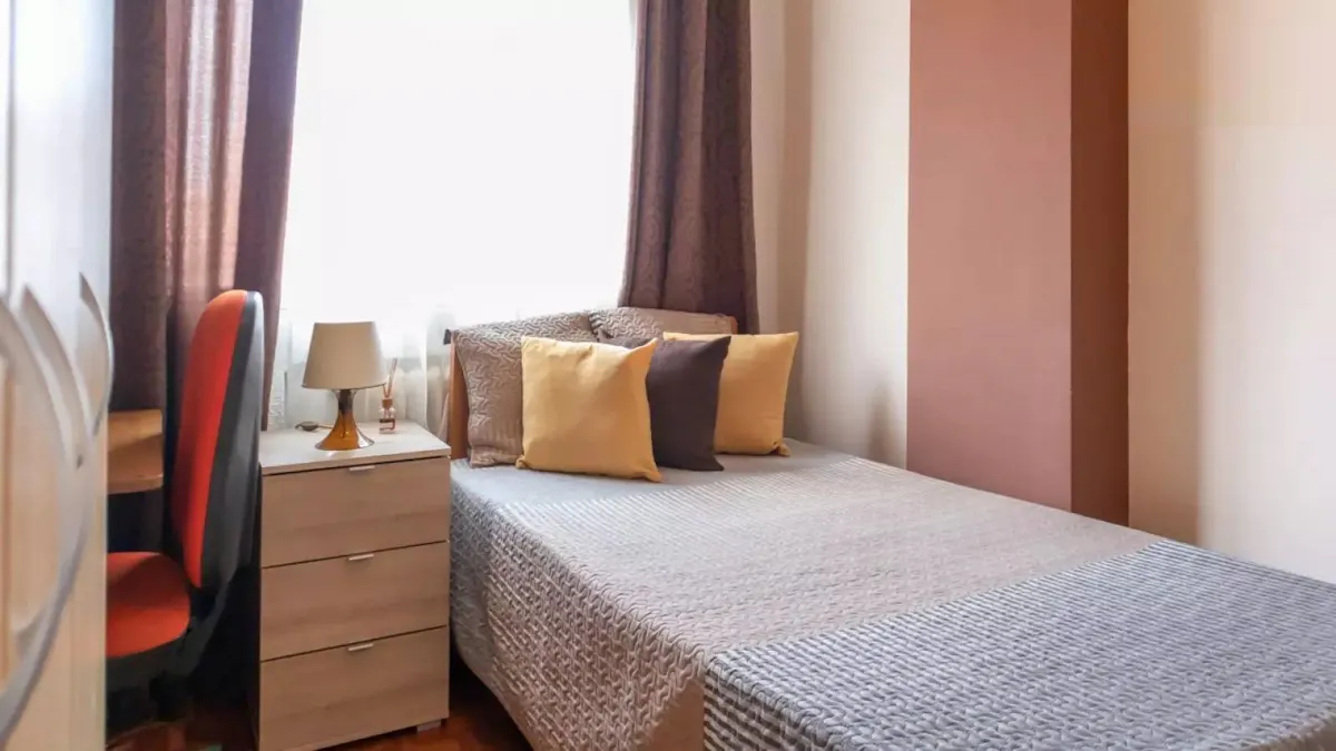 Private room in Calle Navarro y Ledesma, Alcalá de Henares (1516325) ROOM