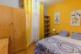 Private room for rent for €595 per month in Alcalá de Henares, Calle Murillo
