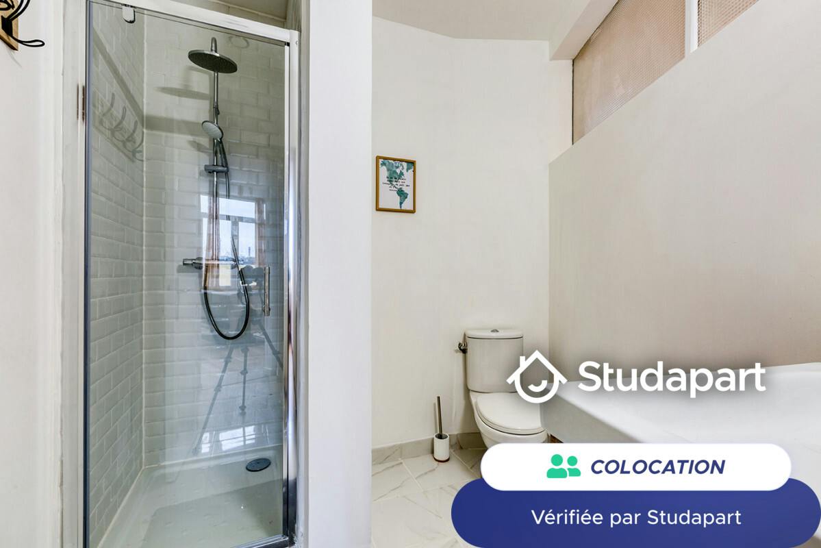 Private room for rent on Rue de Cambrai, Lille - Vue 3