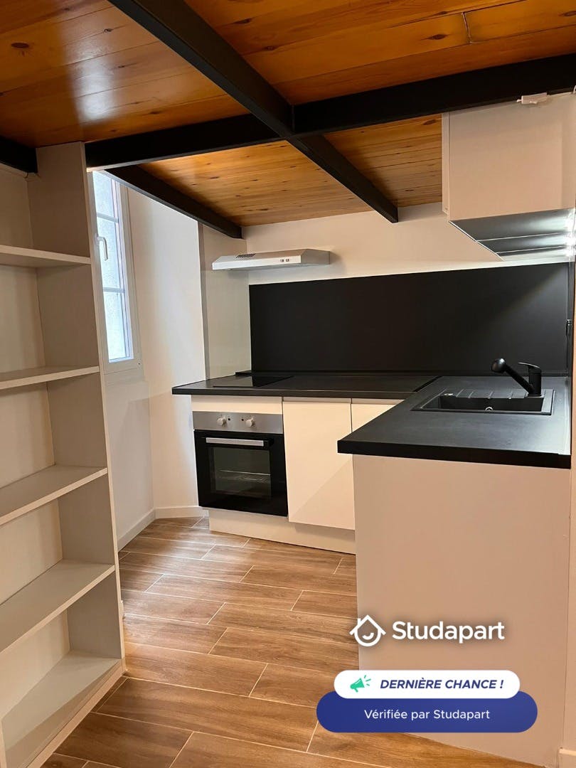 Apartment for rent on Rue de la Préfecture, Nice - Widok 3