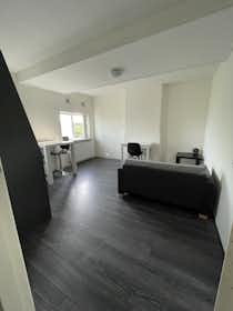 Appartement te huur voor € 1.100 per maand in Rotterdam, Pleinweg