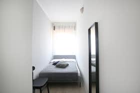 Habitación privada en alquiler por 650 € al mes en Modena, Via Giuseppe Soli
