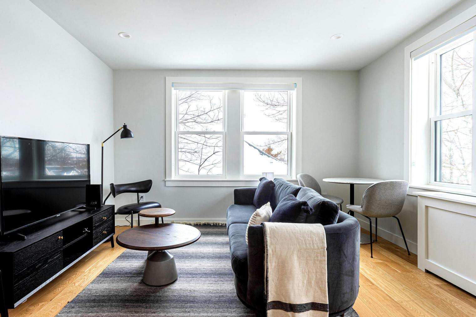 Квартира сдается в аренду за $3,612 в месяц в Somerville, Highland Avenue