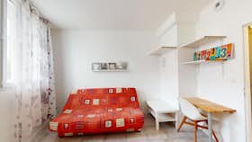 Studio for rent for €510 per month in Tours, Rue Galilée