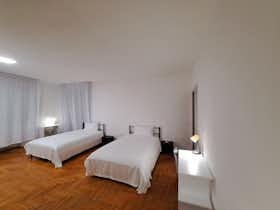Mehrbettzimmer zu mieten für 350 € pro Monat in Padova, Via Niccolò Tommaseo