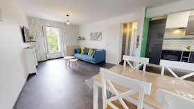 Privé kamer te huur voor € 410 per maand in La Couronne, Rue de la Libération