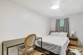 Отдельная комната сдается в аренду за 574 € в месяц в Boston, Vine Ave