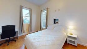 Отдельная комната сдается в аренду за $1,097 в месяц в Boston, Dudley St