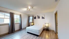 Отдельная комната сдается в аренду за $1,141 в месяц в Los Angeles, W 12th St