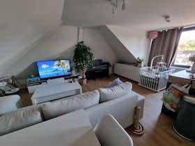 Apartment for rent for €1,800 per month in Velp, Willemstraat