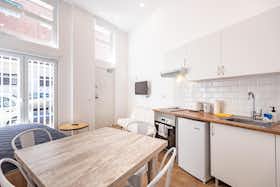 Appartement te huur voor € 1.800 per maand in Madrid, Calle del Espinar